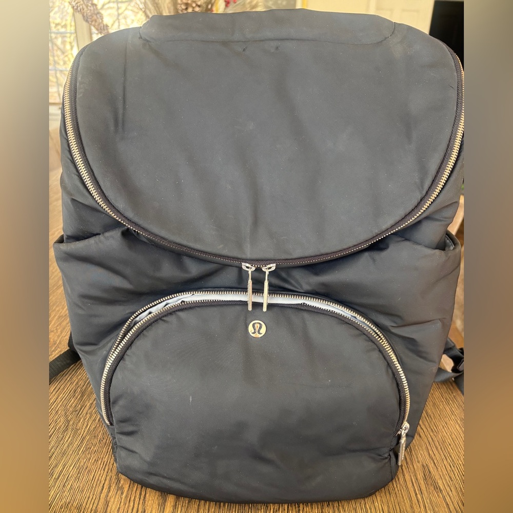 lululemon New Parent Backpack Black 17L USED and priced accordingly!!